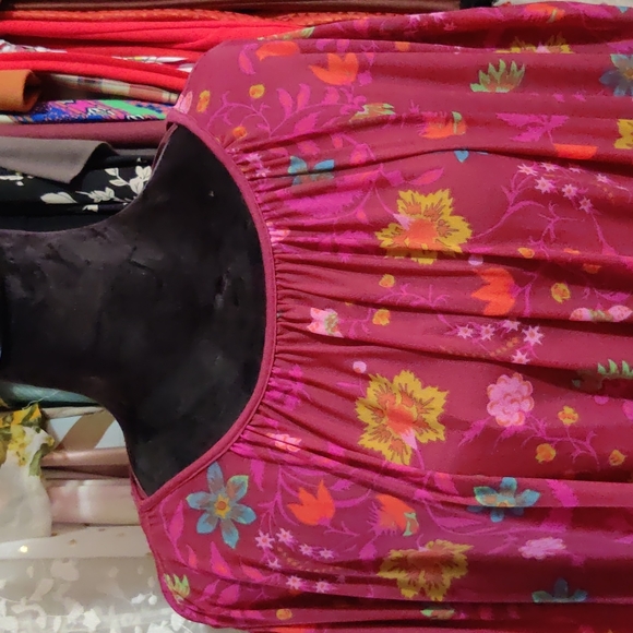 Free People 💗 Berry Combo Pink floral print ruffle accent puff sleeve top - Picture 4 of 10